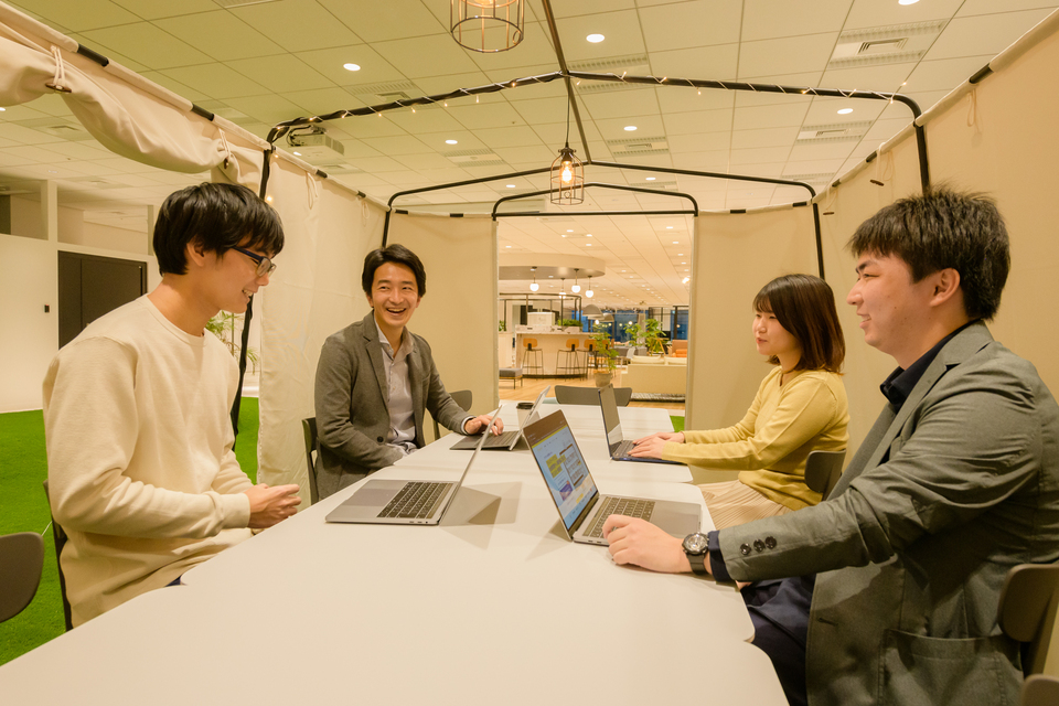 株式会社カオナビ