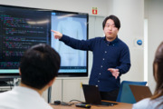 株式会社島精機製作所